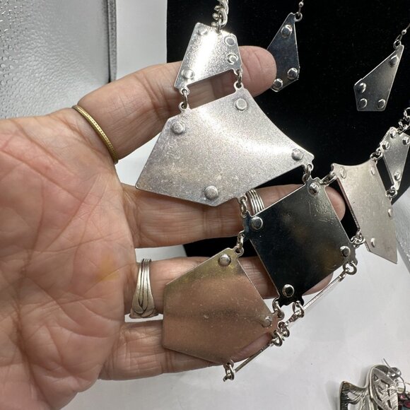 Matching Set Geometric SilverTone Metal Bib Necklace Earrings Chain 16” 3.5”ext - Picture 5 of 10